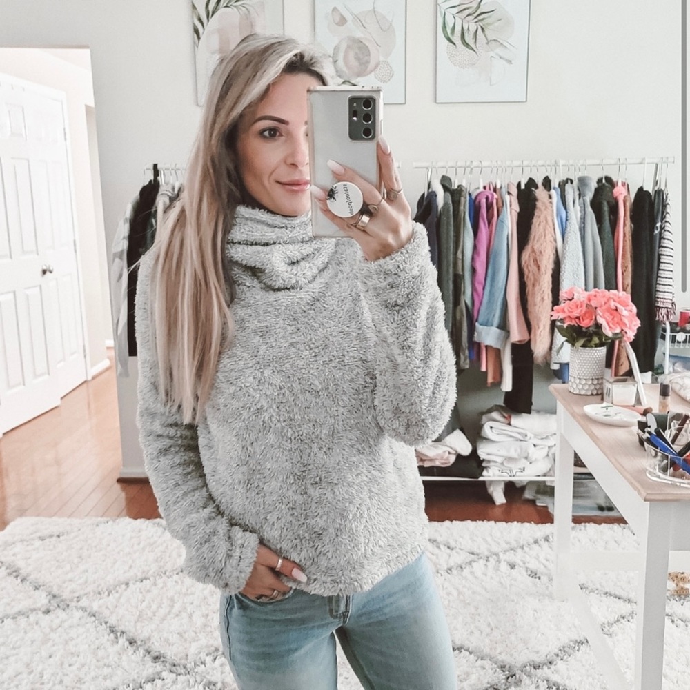 Aerie gray fluffy turtleneck sweater